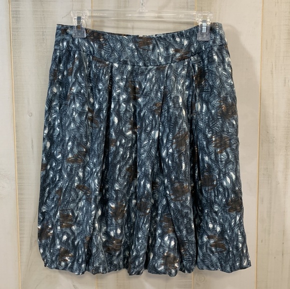 Banana Republic Dresses & Skirts - Banana Republic Blue Print Skirt Sz 4 Pockets Silk